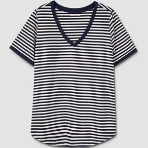 NWT V Rex Tee Universal Standard